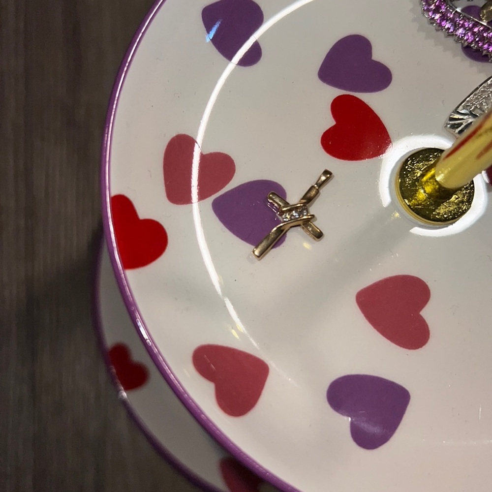 10k gold 3 diamond cross pendant